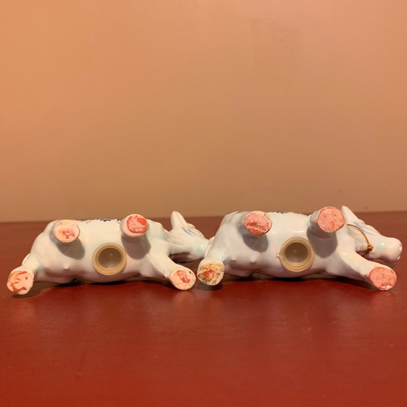 Vintage Cow Salt and Pepper Shakers - Picture 6 of 7